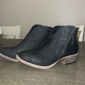 Very G tooled booties